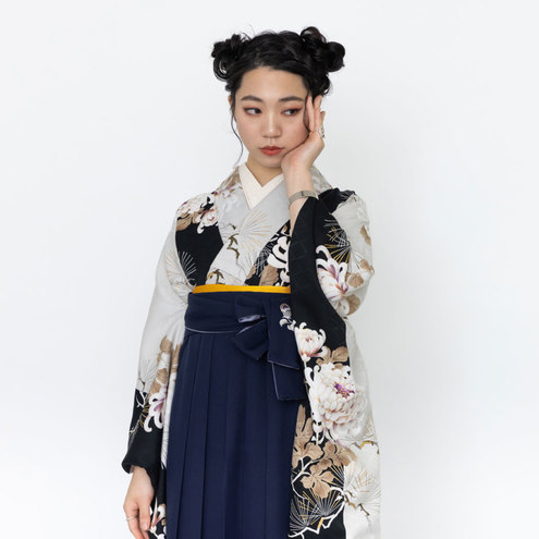 昼夜菊松/黒【そしてゆめ】（袴：椿　刺繍/紺）