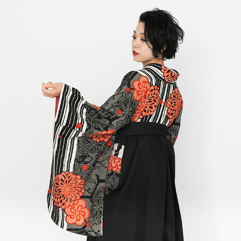 菊・疋田/黒【九重】（袴：椿刺繍／黒）