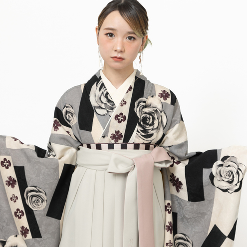 薔薇の構築/モノクロ（袴：アコーディオン/グレージュ×薄ピンク）