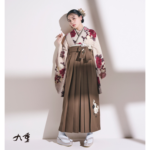 扇面に牡丹/ピンクベージュ【九重】（袴：牡丹梅菊刺繍/ベージュ)