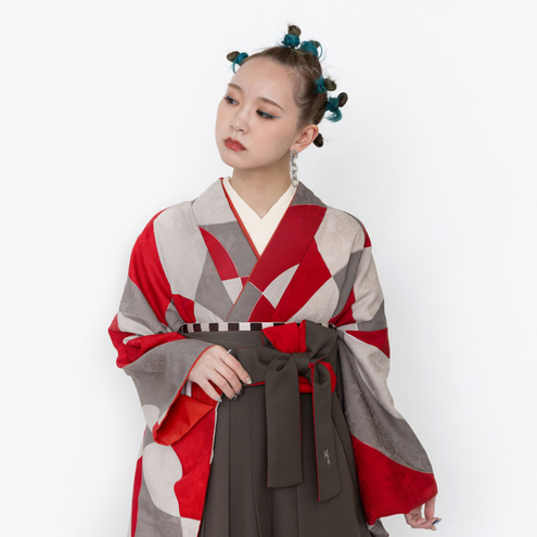 AリングとBリング/赤（袴：アコーディオン/カーキ×赤）