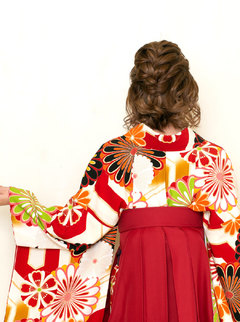 亀甲菊/赤（袴：梅刺繍／エンジ） | 【公式】モダンアンテナの卒業袴